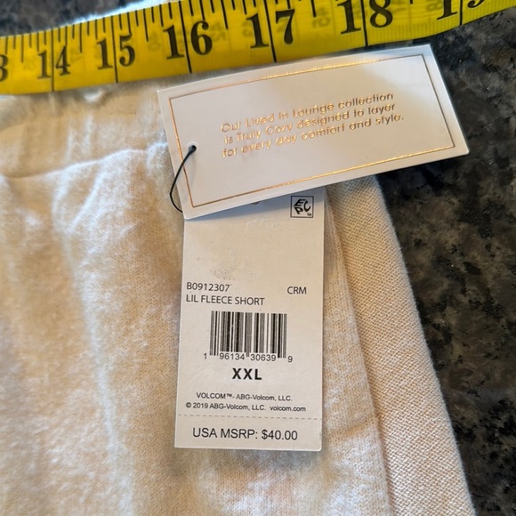 Colon fleece Women's Cream Shorts NWT XXL - Picture 9 of 10